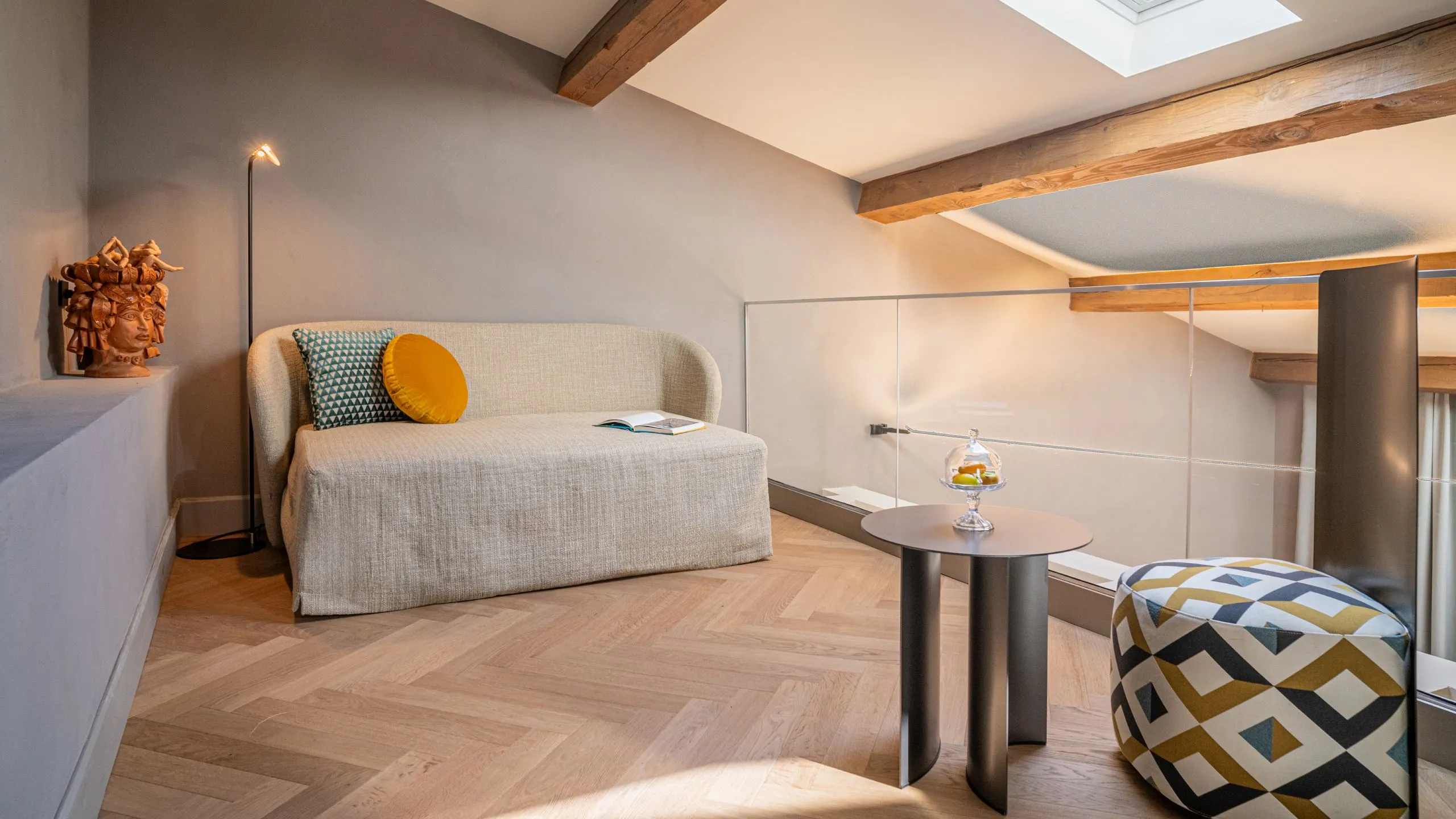 Villa-Conrad-Hotel-Taormina-Sicilia-Foto-Junior-Suite-107-divano-54-orizzontale