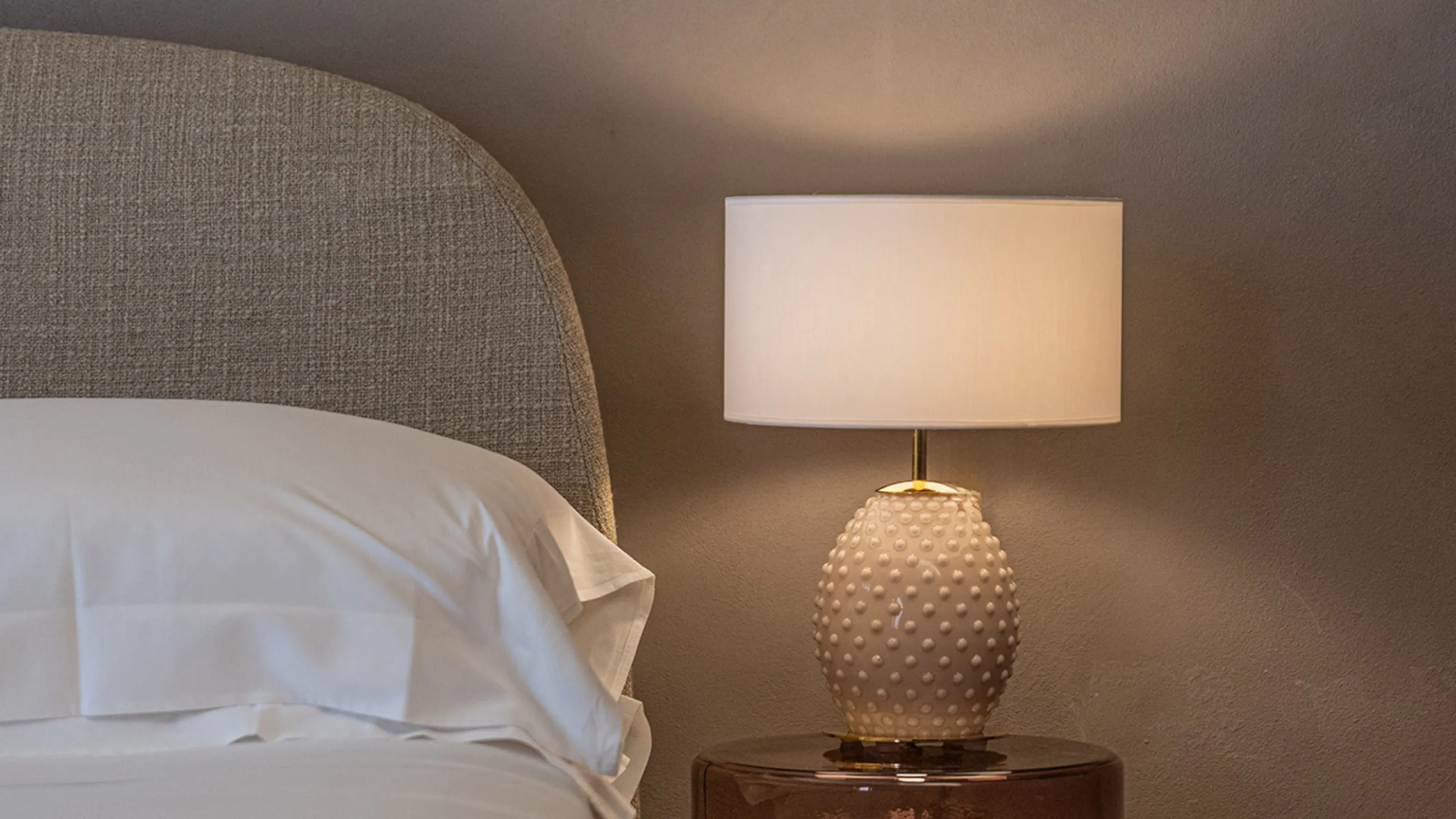 Villa-Conrad-Hotel-Taormina-Sicilia-Foto-Junior-Suite-Lawrence-letto-orizzontale